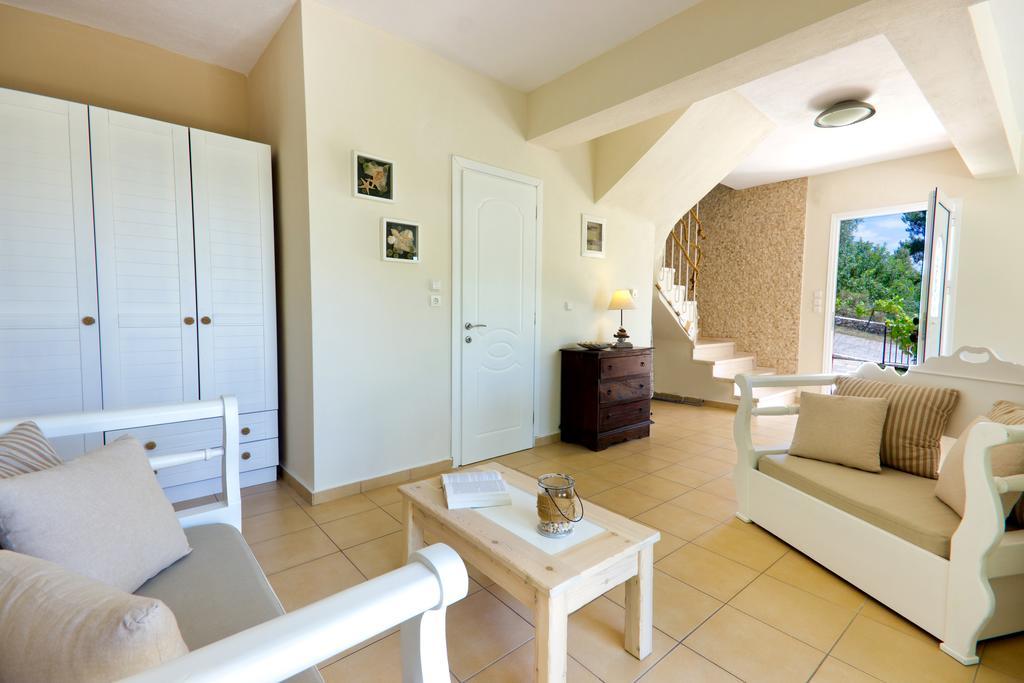 Thassian Villas لايميناس الغرفة الصورة